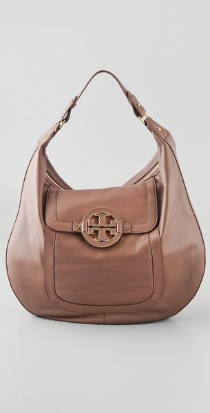Tory Burch Amanda Flat Hobo in Brown - Lyst