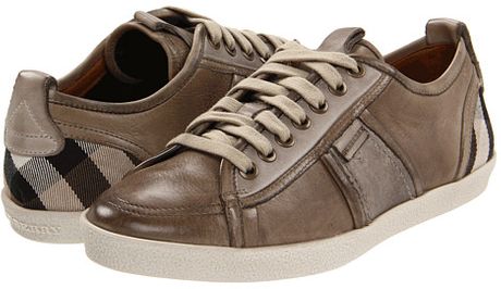 Burberry Washed Housecheck Low Top Sneaker Dynevor in Brown (t) - Lyst