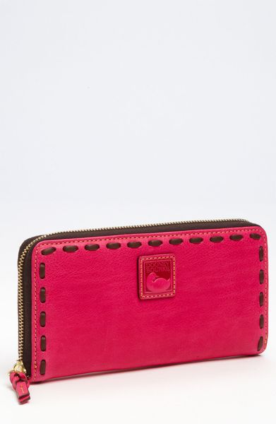 dooney pink wallet