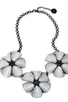 Hobbs Oriana 3 Flower Necklace - Lyst