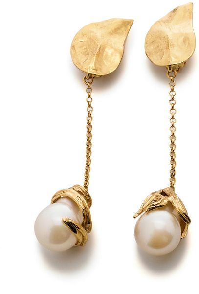 Yves Saint Laurent Rive Gauche Pearl Drop Earrings in Gold (pearl) - Lyst