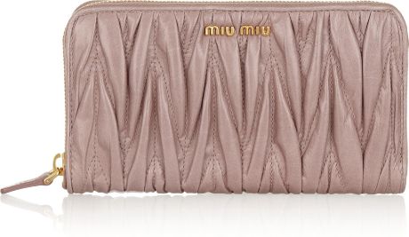 Miu Miu Matelassé Leather Wallet in Pink (rose) - Lyst