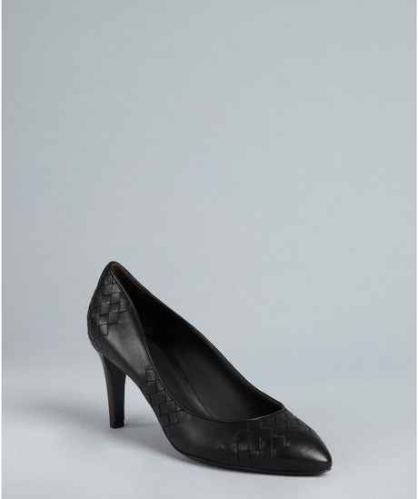 Bottega Veneta Black Intrecciato Leather Pointed Toe Pumps in Black - Lyst