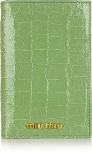 Miu Miu Croceffect Glossedleather Passport Holder in Green - Lyst