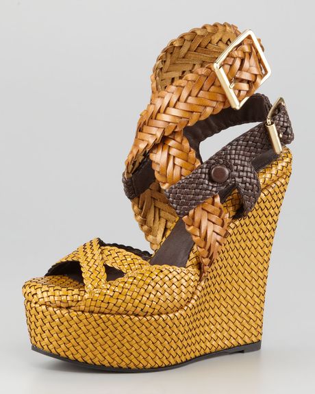 Burberry Woven Sandal in Brown (bright gold) - Lyst
