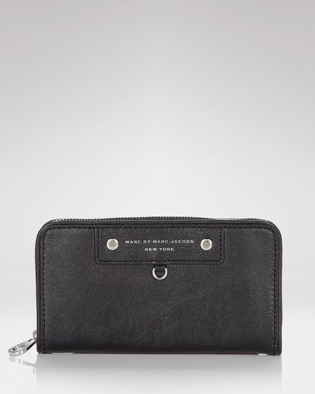 Marc By Marc Jacobs Wallet Preppy Leather Large Zip Around in Black (parrot green w  brass) - Lyst