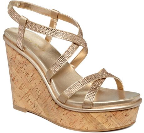Carries the entire family sandals amazing 365-day