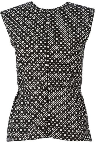  Sleeveless Top 
