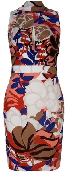  Sleeveless Dress 