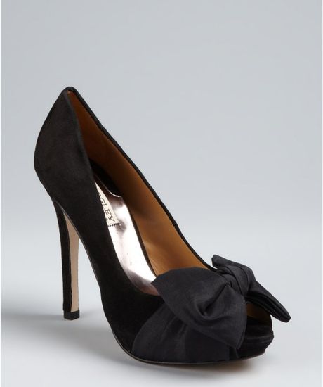 badgley mischka frances bow pump