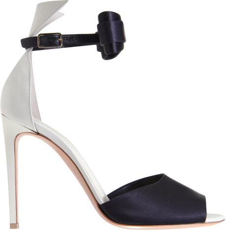 gianvito rossi bow heels