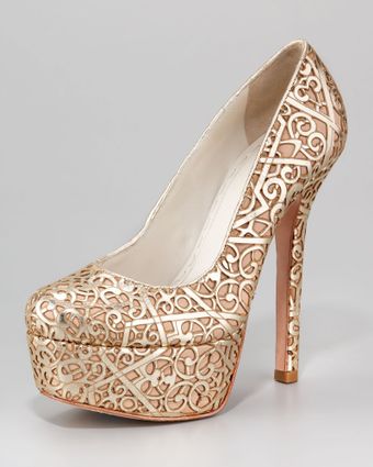 Alice + Olivia Larimore Laser Cutout Pump - Lyst