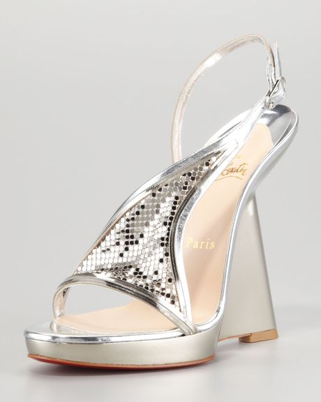 Christian Louboutin Roxy Muse Specchio Chainmaille Wedge in Silver - Lyst