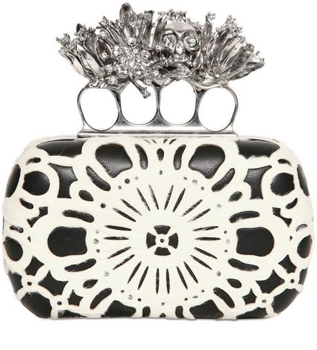 Alexander Mcqueen Leather Short Knuckle Box Clutch in Black - Lyst