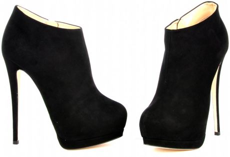 Giuseppe Zanotti Suede Bootie in Black - Lyst