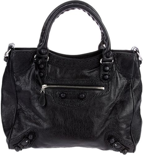 Balenciaga Classic Shoulder Bag in Black - Lyst