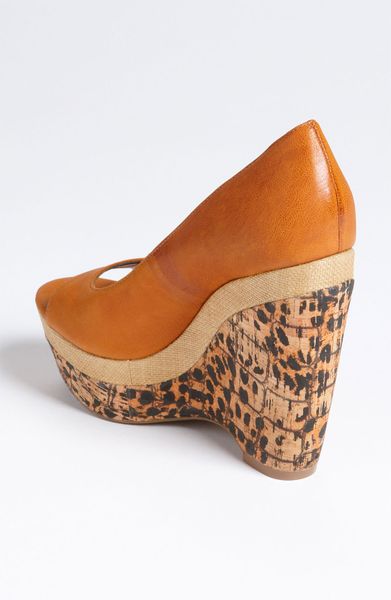 Nine West Matchup Sandal in Orange (natural leopard) | Lyst