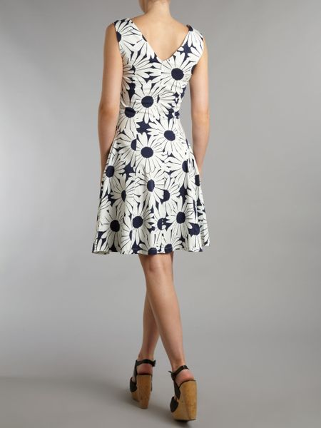Vivi Boutique Vivi Boutique Belted Flower Print Dress in Floral (navy) | Lyst