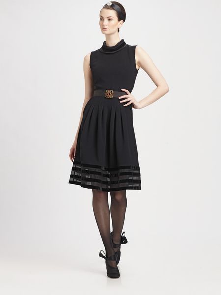 Oscar De La Renta Velvet Trimmed Wool Dress in Black - Lyst