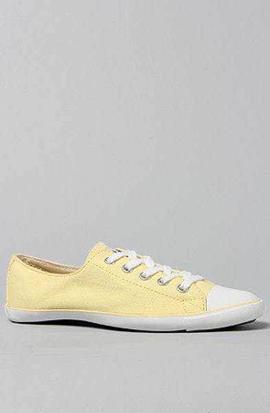 converse light yellow