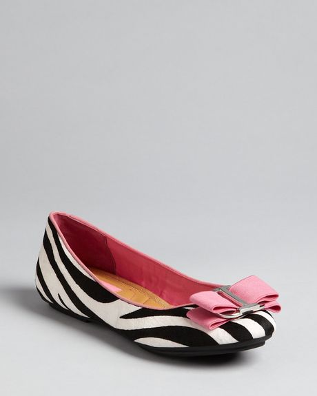 Isaac Mizrahi Ballet Flats Fablola in Animal (zebra) - Lyst