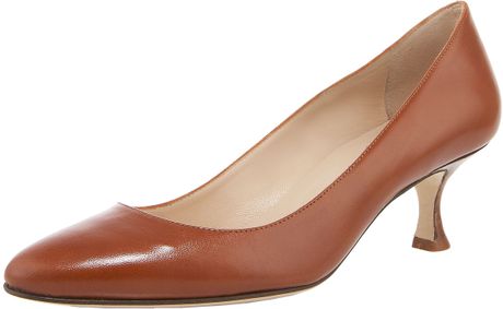 stacked heel pumps round toe