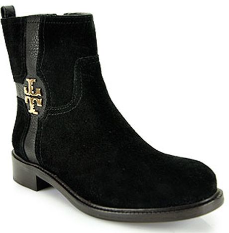 pointed toe sneakers