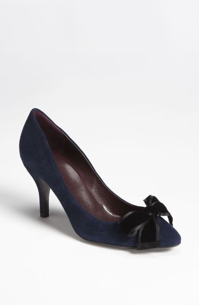 Gucci Velvet Bow Pump in Black (midnight blue) - Lyst