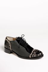 Valentino Lace Art Oxford