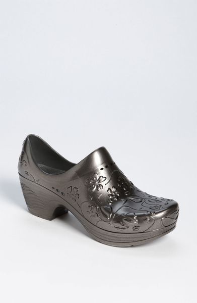 dansko pixie clogs