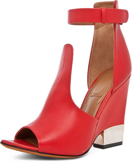 Givenchy Podium Ankle Strap Sandal in Nappa Red in Red (nappa red) - Lyst