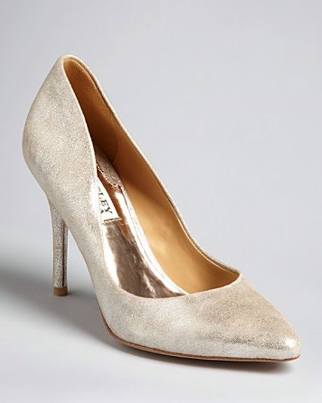 badgley mischka pointed toe shoes