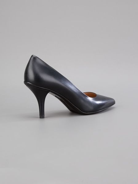 ferragamo pointed toe pumps