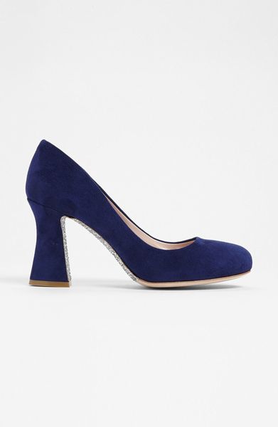 pumps with colored soles