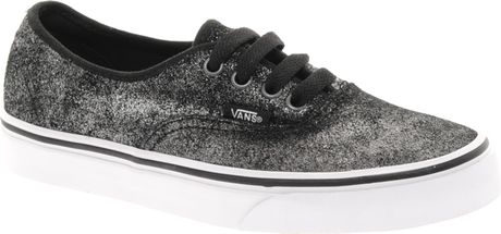 all black vans with laces