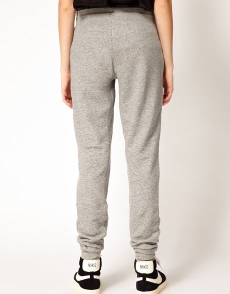 gray nike sweat pants