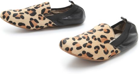 leopard smoking flat