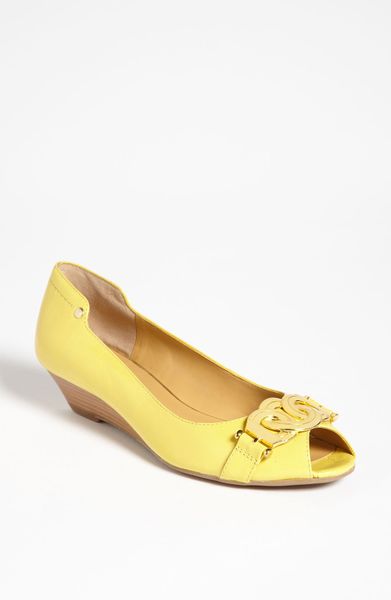 lovelyyellow