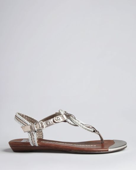 Dolce Vita Dv Thong Sandals Agnyss Flat in Silver (dark silver) | Lyst