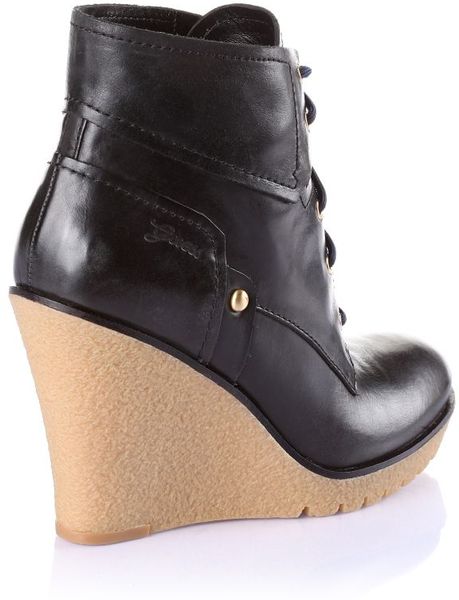 guess wedge boots