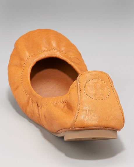 tory burch eddie pump