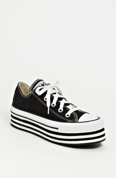 women black and white converse