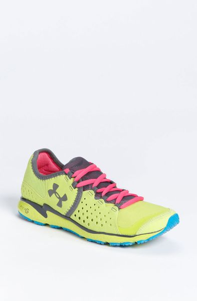 Under Armour Micro G Mantis Running Shoe Women in (bitter lime/ black