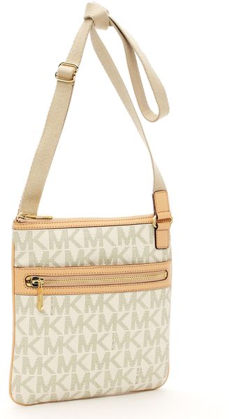 Michael Michael Kors Large Crossbody Bag in Beige (vanilla)