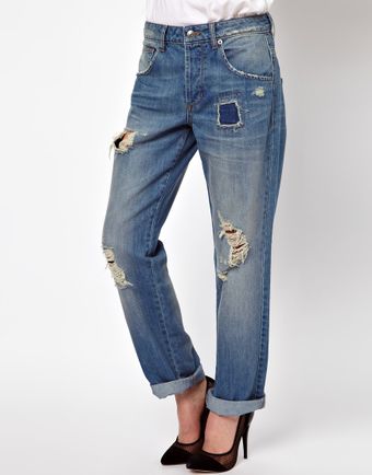 Asos Asos Saxby Boyfriend Jeans in Light Wash Vintage Rip and Repair - Lyst