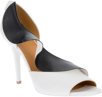 Balenciaga Ruffle Pump - Lyst