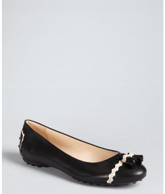 Tod's Black Leather Tassel Detail Flats - Lyst