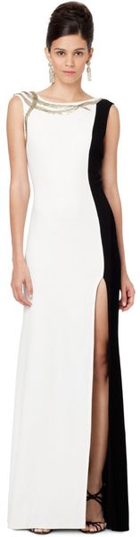 Oscar de la Renta V Neck Slim Gown with Embroidered Trim - Lyst