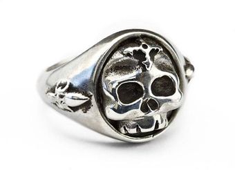 Demaglie Skull Signet Ring - Lyst