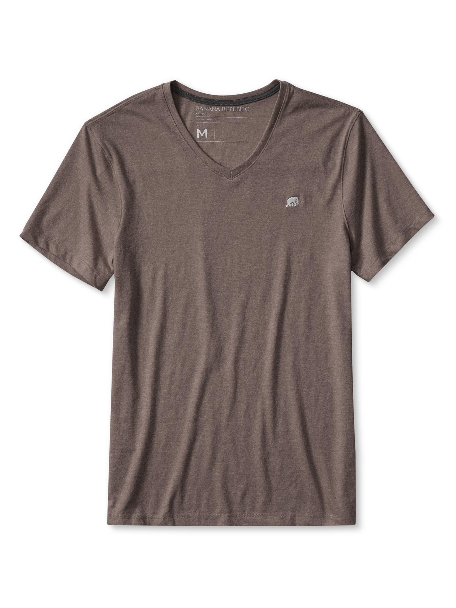 Banana Republic Signature V Neck Tee in Brown for Men (deep chocolate